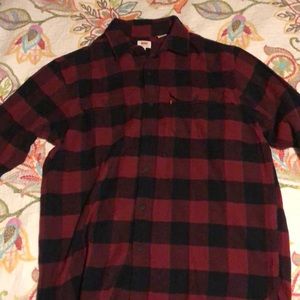XL, Levi’s red checkered long sleeve button up